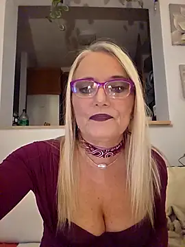 kikkastar online show from November 2025 08:19:01 PM