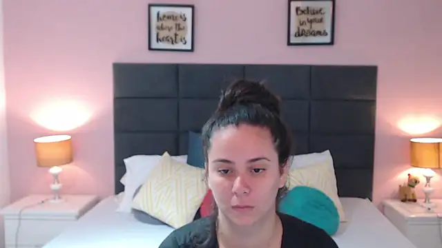 Snapshot of MadisonJenner chatting on February 2025 11:43:02 AM MadisonJenner online show from February 2025 11:43:02 AM