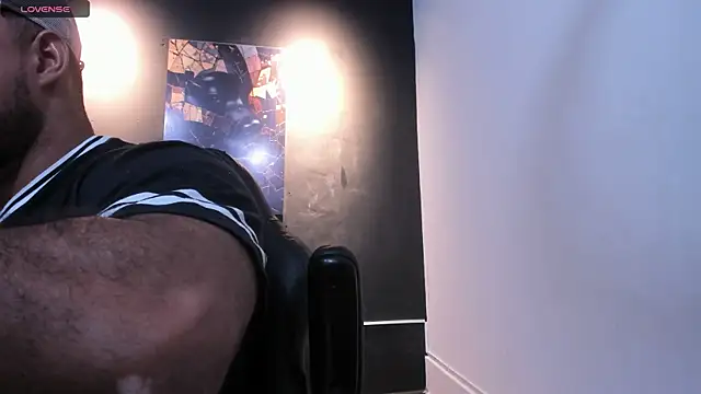 Big furry bear13 online show from February 2026 06:40:01 AM