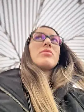 HotXMom online show from November 2025 06:46:02 AM