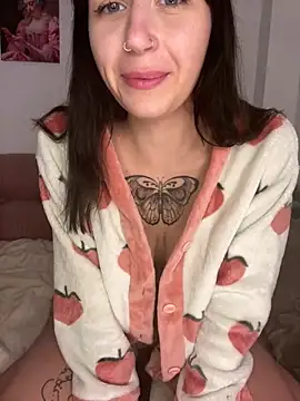 Snapshot of Melina-Mars chatting on December 2024 04:10:02 AM Melina-Mars online show from December 2024 04:10:02 AM