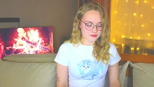 Aurora Golden1 online show from December 2024 04:43:01 PM