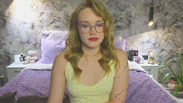 Aurora Golden1 online show from October 2025 05:25:01 PM