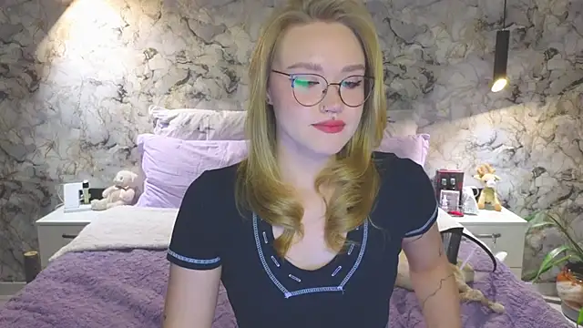 Aurora Golden1 online show from October 2025 04:18:01 PM