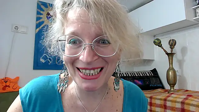 Snapshot of Zosya1111 chatting on January 2025 05:18:01 PM Zosya1111 online show from January 2025 05:18:01 PM