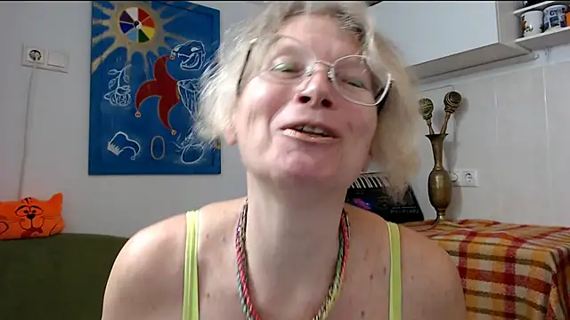 Snapshot of Zosya1111 chatting on February 2025 05:48:02 PM Zosya1111 online show from February 2025 05:48:02 PM