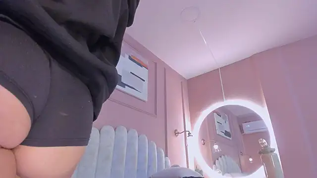 lia ass  online show from February 2025 01:48:01 PM