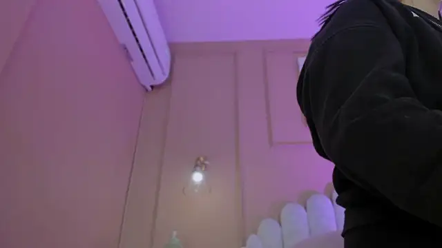 lia ass  online show from November 2025 11:02:01 AM