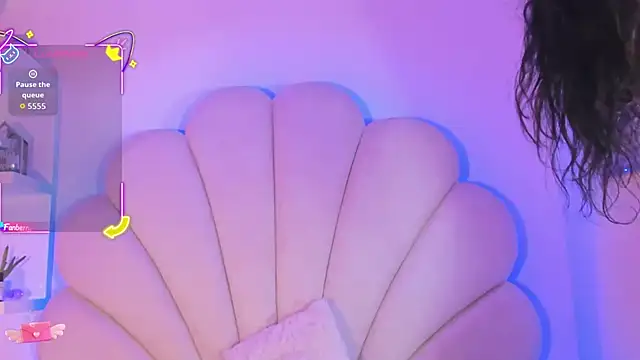 Snapshot of Summer_walkerr chatting on November 2025 01:11:01 PM Summer walkerr online show from November 2025 01:11:01 PM