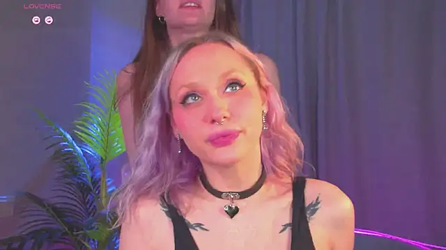 Snapshot of Kinky_Girls chatting on December 2024 10:37:02 PM Kinky Girls online show from December 2024 10:37:02 PM