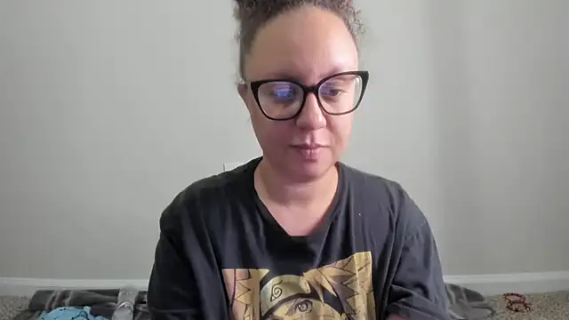 Snapshot of Paisleehaze chatting on October 2025 01:26:01 AM Paisleehaze online show from October 2025 01:26:01 AM