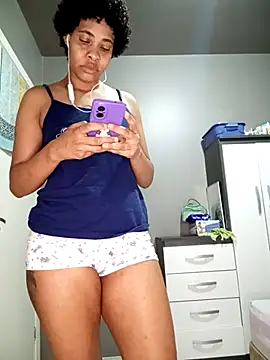 Snapshot of Su_Duarte_1 chatting on November 2025 10:09:02 PM Su Duarte 1 online show from November 2025 10:09:02 PM