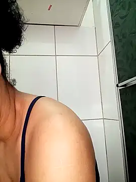 Snapshot of Su_Duarte_1 chatting on November 2025 09:28:01 PM Su Duarte 1 online show from November 2025 09:28:01 PM