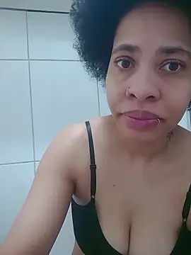 Snapshot of Su_Duarte_1 chatting on January 2026 11:32:02 PM Su Duarte 1 online show from January 2026 11:32:02 PM