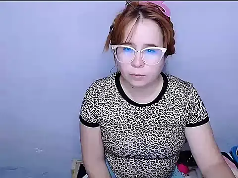 SubLayla01 online show from November 2025 05:57:02 PM