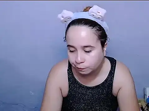 SubLayla01 online show from November 2025 05:57:01 PM