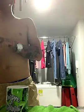 JovenDesobediente online show from October 2025 03:25:02 AM