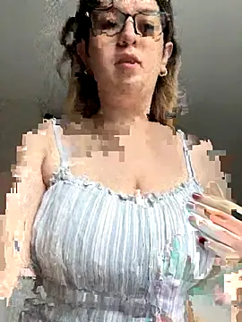 Snapshot of amooraaamoon chatting on November 2025 12:38:02 PM amooraaamoon online show from November 2025 12:38:02 PM