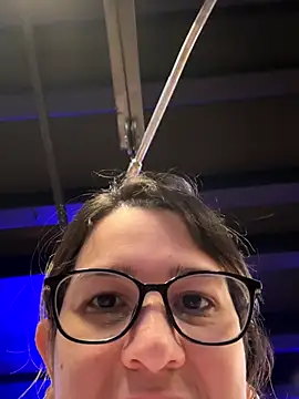 Snapshot of amooraaamoon chatting on November 2025 01:33:02 PM amooraaamoon online show from November 2025 01:33:02 PM