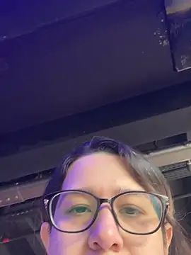 Snapshot of amooraaamoon chatting on November 2025 01:06:01 PM amooraaamoon online show from November 2025 01:06:01 PM