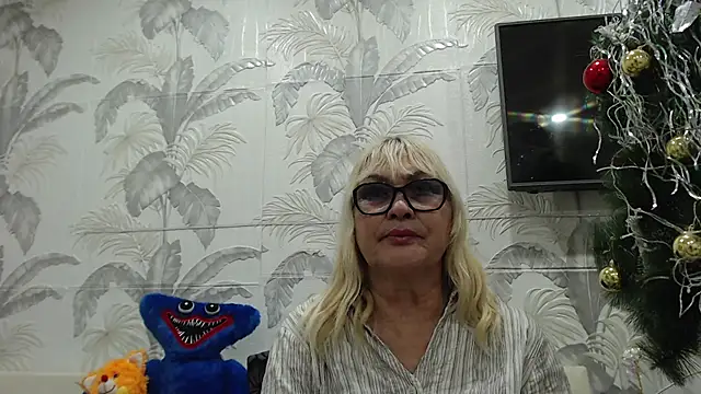 Snapshot of CamDiva113 chatting on February 2025 06:21:01 PM CamDiva113 online show from February 2025 06:21:01 PM