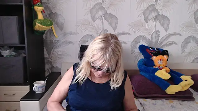 Snapshot of CamDiva113 chatting on March 2025 08:42:01 AM CamDiva113 online show from March 2025 08:42:01 AM