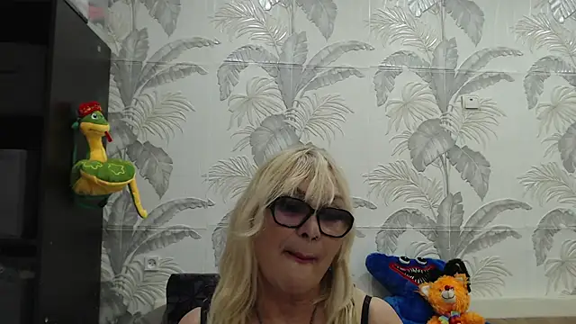 Snapshot of CamDiva113 chatting on March 2025 03:04:02 PM CamDiva113 online show from March 2025 03:04:02 PM