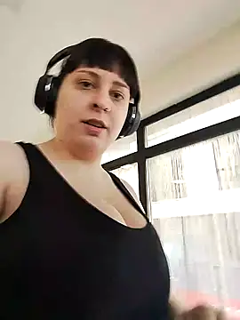 Snapshot of EmmaKrosss chatting on February 2025 10:43:02 AM EmmaKrosss online show from February 2025 10:43:02 AM