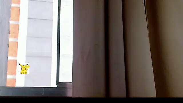 Snapshot of honey_skin chatting on February 2025 07:10:02 PM honey skin online show from February 2025 07:10:02 PM