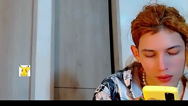 Snapshot of honey_skin chatting on February 2025 02:43:01 PM honey skin online show from February 2025 02:43:01 PM