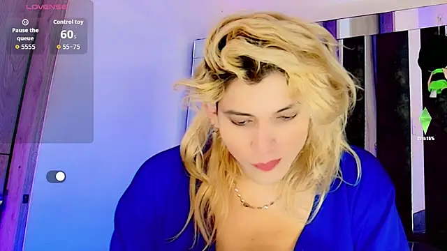 Snapshot of honey_skin chatting on September 2025 10:36:01 PM honey skin online show from September 2025 10:36:01 PM