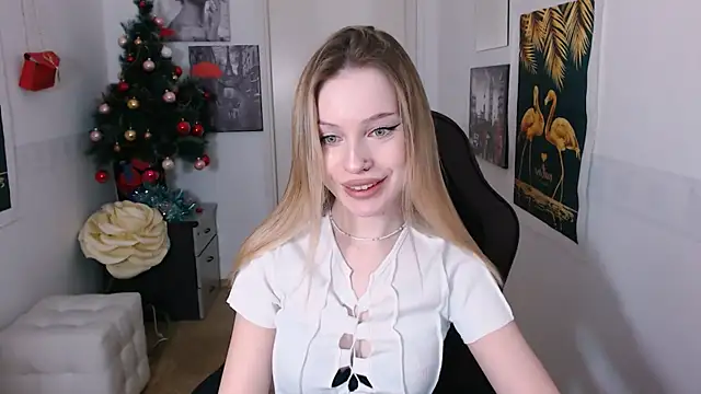 HeyDoraa online show from December 2024 03:08:02 PM