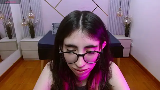 LenaRoses online show from November 2025 02:05:01 PM