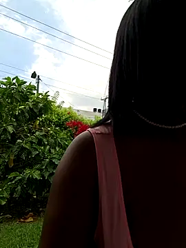 HanaThompson online show from October 2025 06:09:01 PM