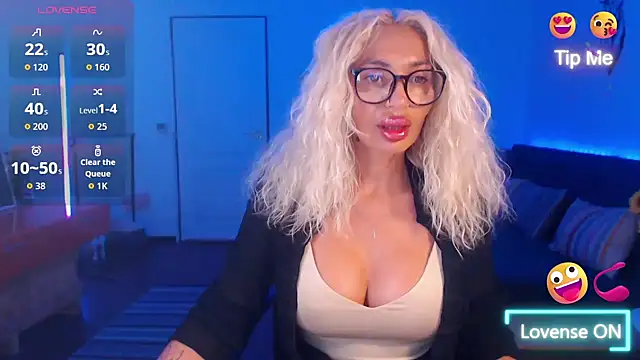 Snapshot of beauty_chl0e chatting on September 2025 07:14:02 PM beauty chl0e online show from September 2025 07:14:02 PM