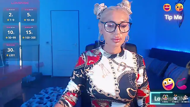 Snapshot of beauty_chl0e chatting on October 2025 07:22:02 PM beauty chl0e online show from October 2025 07:22:02 PM