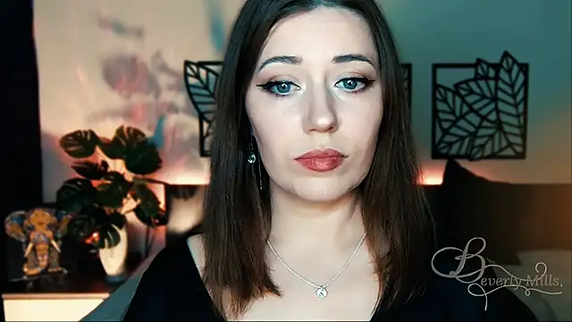 Snapshot of MissBeverlyMills chatting on February 2025 05:41:02 PM MissBeverlyMills online show from February 2025 05:41:02 PM