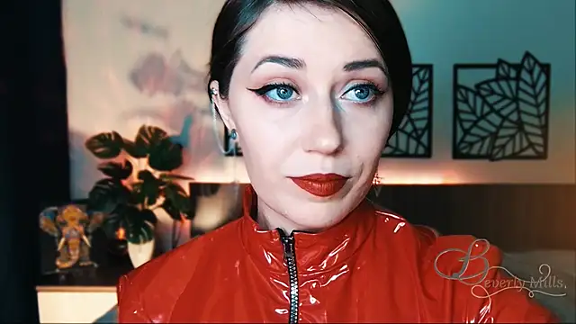 Snapshot of MissBeverlyMills chatting on February 2025 08:44:01 AM MissBeverlyMills online show from February 2025 08:44:01 AM