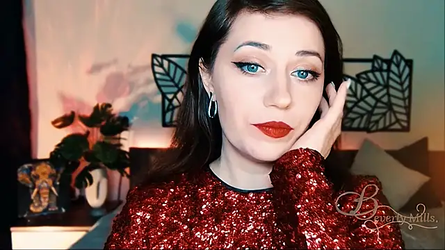 Snapshot of MissBeverlyMills chatting on March 2025 06:19:01 PM MissBeverlyMills online show from March 2025 06:19:01 PM