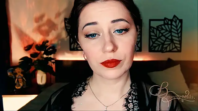 Snapshot of MissBeverlyMills chatting on March 2025 07:05:01 PM MissBeverlyMills online show from March 2025 07:05:01 PM