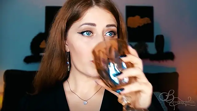 Snapshot of MissBeverlyMills chatting on September 2025 07:14:02 PM MissBeverlyMills online show from September 2025 07:14:02 PM