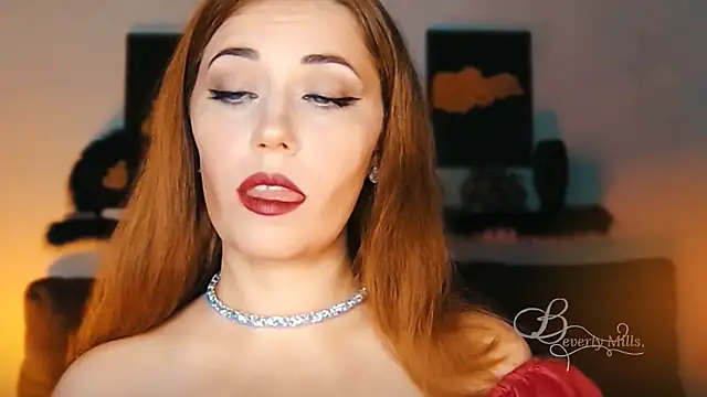 Snapshot of MissBeverlyMills chatting on September 2025 06:23:02 PM MissBeverlyMills online show from September 2025 06:23:02 PM