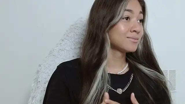 Snapshot of hantonella_ chatting on November 2025 02:38:02 PM hantonella online show from November 2025 02:38:02 PM