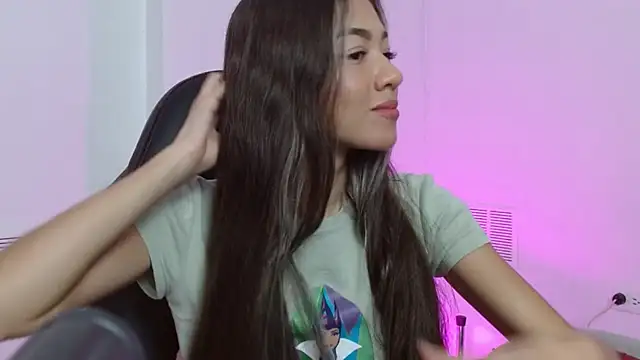 Snapshot of hantonella_ chatting on November 2025 02:50:02 PM hantonella online show from November 2025 02:50:02 PM