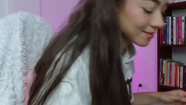 Snapshot of hantonella_ chatting on December 2025 02:56:02 PM hantonella online show from December 2025 02:56:02 PM