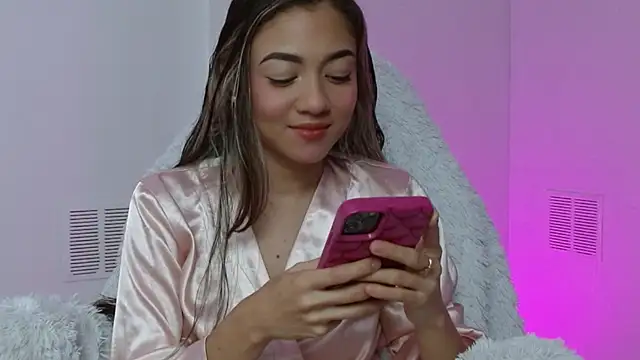 Snapshot of hantonella_ chatting on December 2025 04:49:02 PM hantonella online show from December 2025 04:49:02 PM