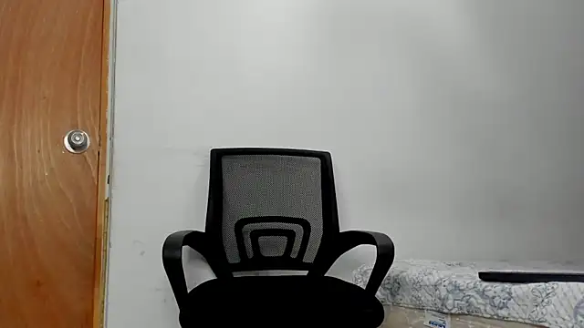 andrew rose  online show from April 2026 06:25:02 PM