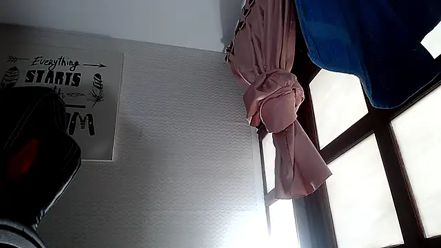 Lina23  online show from April 2026 01:45:02 PM