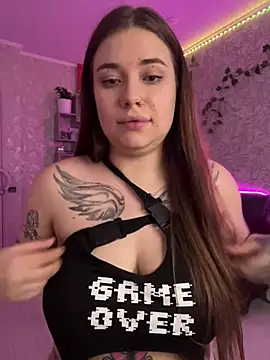 Snapshot of Vikki_toriya chatting on December 2024 05:48:01 PM Vikki toriya online show from December 2024 05:48:01 PM