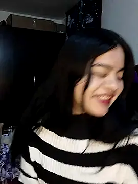 Snapshot of atena_hill chatting on February 2026 12:34:02 AM atena hill online show from February 2026 12:34:02 AM